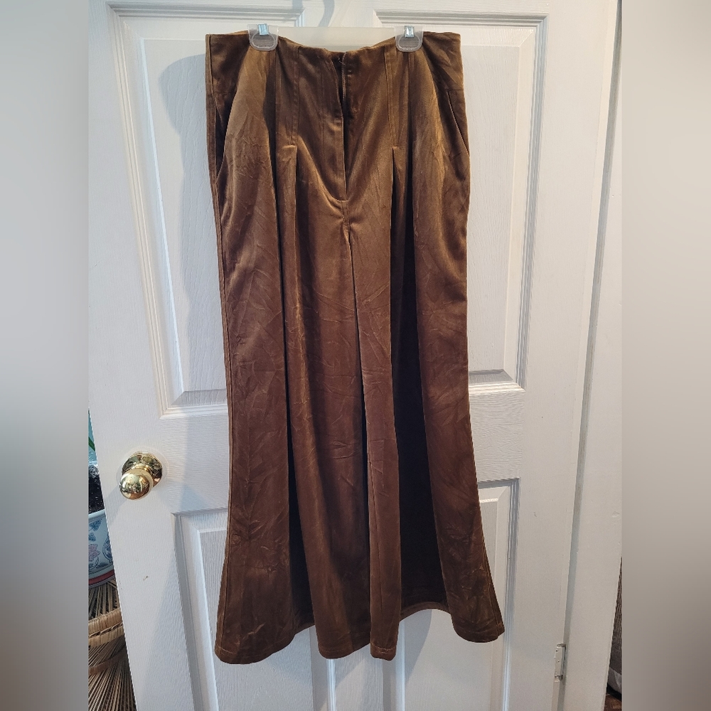 Gabby Isabella Velvet Wide Leg Pant